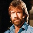 La mañana de este viernes 20 de marzo se confirmó la muerte del legendario actor de películas de acción Chuck Norris, a los 86 años.