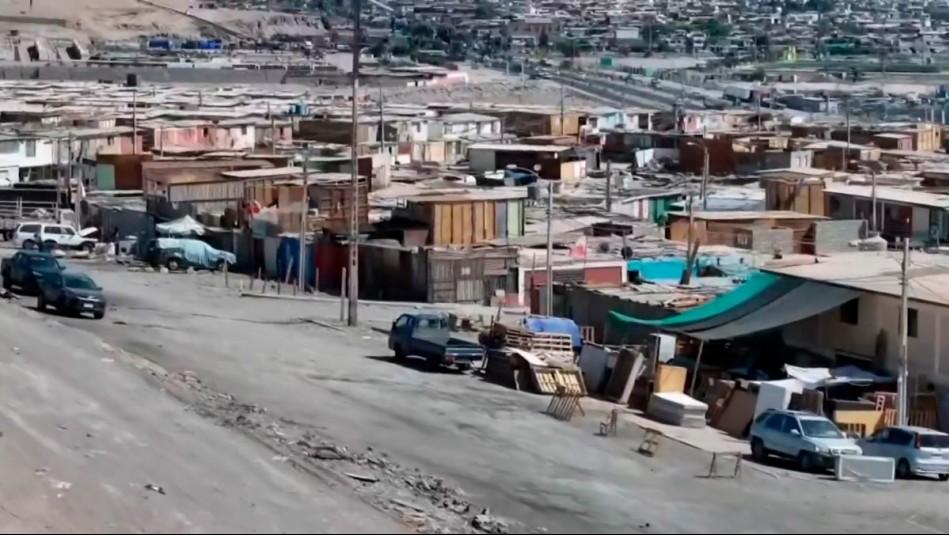 Masivo operativo en Cerro Chuño en Arica: Desalojarán toma manejada por bandas criminales