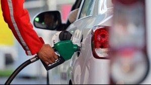 Tras alza histórica: Revisa los descuentos en bencinas de hasta $300 durante marzo