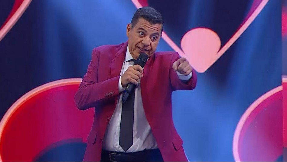 Beto Espinoza realiza homenaje a Luis Dimas cantando 'Caprichitos' en Dale Play Verano