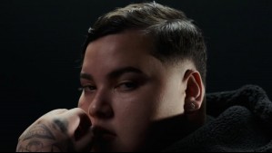 Utilizó marcas de lujo: Cuánto cuesta el outfit de FloyyMenor para importante entrevista internacional