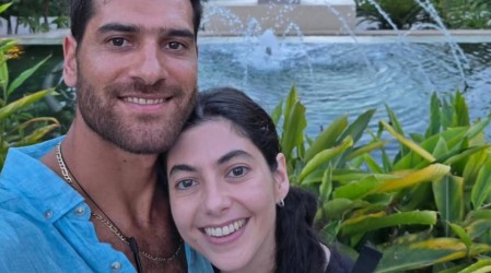 Con una tierna postal familiar: Marco Grimalt y su esposa anuncian el nacimiento de su primer hijo