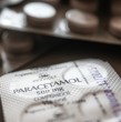Conoce detalles sobre los graves riesgos que corren los menores de edad que se someten al reto viral del paracetamol.