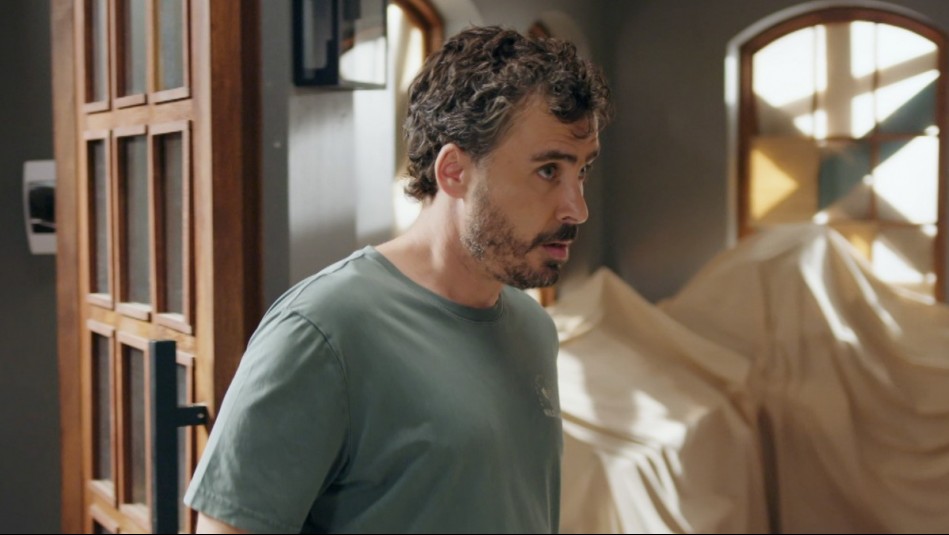 Miguel buscará a Carlos en el hotel en el capítulo 133 de Aguas de Oro