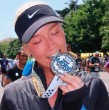 Revisa acá los gestos que recibió Vesta Lugg por parte de su familia y amigos tras participar en la Maratón de Madrid.