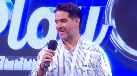 Casi logra puntaje perfecto: Juan José Gurruchaga canta "Quién es la que viene allí" de Los Tres en Dale Play