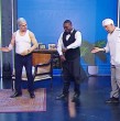 En los mejores momentos de Detrás del Muro, Pino Chef (Beto Espinoza) se hizo presente en el sketch La Nueva Moneda.
