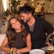 Luis Jiménez se encuentra en Qatar y tras varias semanas lejos de Gala Caldirola, la pareja finalmente se reencontró en el país árabe.