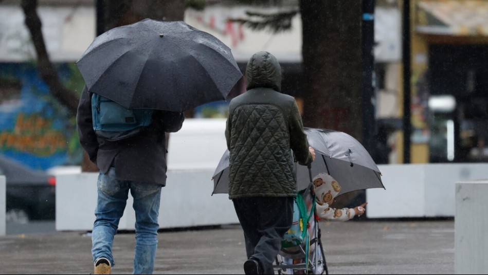 Lluvia en Santiago: Pronostican precipitaciones y ráfagas de viento de hasta 32 km/h