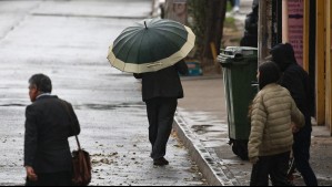 Comenzaron las precipitaciones en Santiago: ¿Cuánta agua caerá y hasta qué hora llueve?