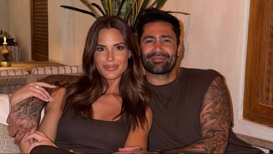 Romántica en color rojo: El vestido de Gala Caldirola para una idílica cita con Luis Jiménez en Qatar