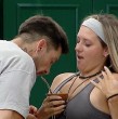En el capítulo 131 de El Internado, Agustina Pontoriero sacó todos sus encantos a la luz para coquetearle a Luis Mateucci, situación que no le gustó para nada a Michelle Peint.