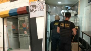 Estaban atendiendo al público: Restaurante funcionaba con patente de barbería en Independencia