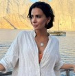Aylén Milla renueva su imagen en Dubái con flequillo y reflejos que iluminan su rostro para darle una apariencia más juvenil.