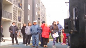 $54 millones en duda: Vecinos de condominio en Cerro Navia 'en guerra' contra cuestionada administración