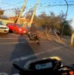 Revisa acá la arriesgada maniobra de carabineros para perseguir a un arriesgado motochorro.