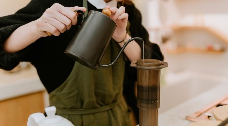 Desempleo femenino alcanza el 10,5%: Experto aborda complejo escenario laboral de mujeres