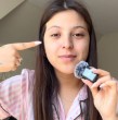 La influencer Ignacia Antonia aparece en una camilla de hospital para informar a sus seguidores que está afectada de salud.