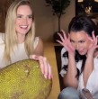 Lo que prometía ser una experiencia exótica para Emilia Dides e Inna Moll en México, terminó de manera decepcionante para las amigas y exreinas de belleza