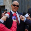 En el capítulo 311 de El Jardín de Olivia, los medios de comunicación esperaban expectantes a la salida de Luis Emilio Walker (Alejandro Trejo) de la cárcel.