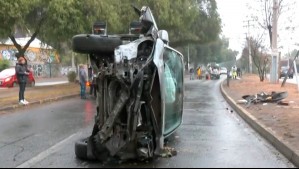 Impactante accidente en Puente Alto: Camioneta vuelca tras choque con barrera de contención