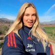Revisa acá las respuestas que recibió la pareja de Alexis Sánchez, Alexandra Litvinova, después de subir un video en Chile.