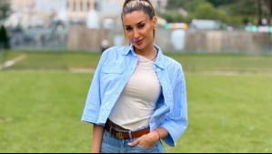 En un llamativo rosa degradado: El vestido de Cami Andrade con su pololo frente a la Fontana di Trevi