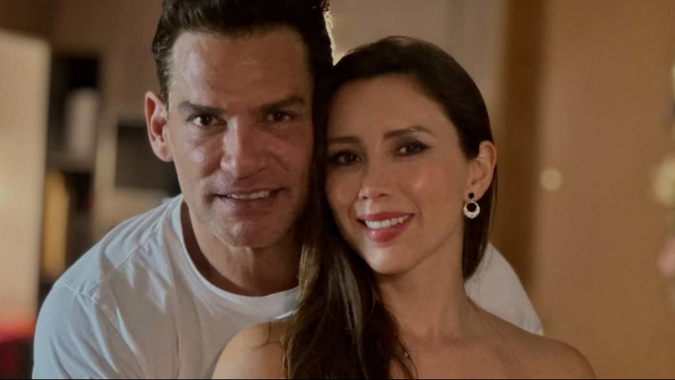 En un bar santiaguino: La polola de Cristián de la Fuente se luce en total white durante una fiesta
