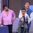 En los mejores momentos de Detrás del Muro, Sebastián Lindorfo Jiménez se sumó al sketch de Reunión de Apoderados, protagonizando una serie de divertidas situaciones junto al resto de los personajes.
