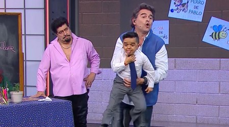 "¡Se está ahogando!": Lindorfo utiliza a Miguelito como mascota para explicar la tenencia responsable