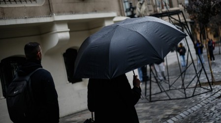 ¿Otra vez el paraguas? Sorprenden con anuncio de nuevas lluvias para la Región Metropolitana