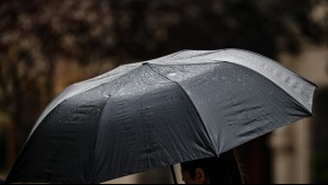 ¿Vuelve la lluvia a Santiago? Adelantan probabilidad de precipitaciones para Santiago esta semana