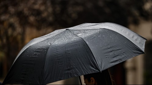 ¿Vuelve la lluvia a Santiago? Adelantan probabilidad de precipitaciones para Santiago esta semana