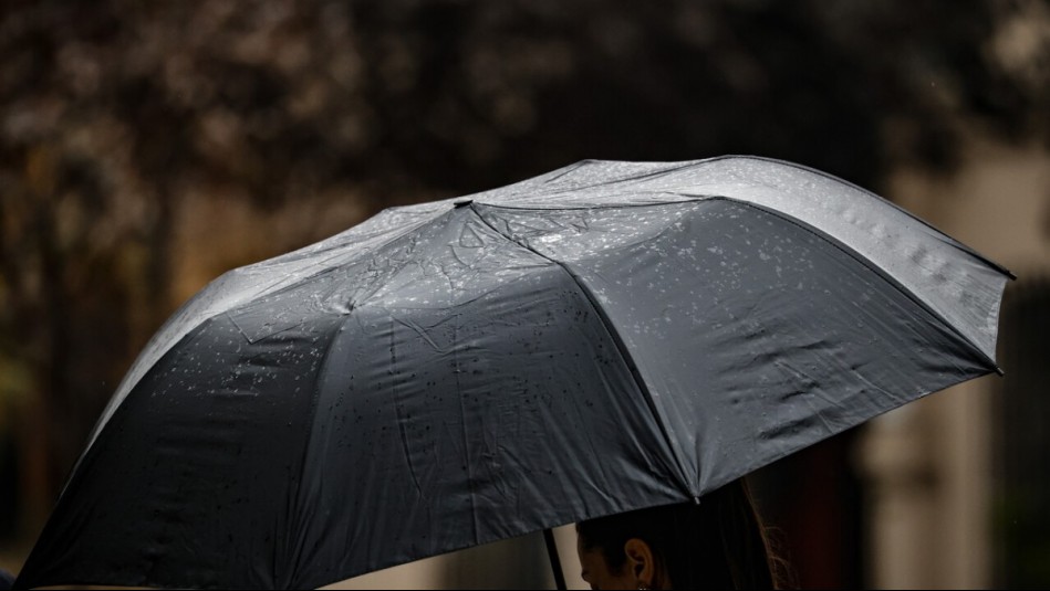 ¿Vuelve la lluvia a Santiago? Adelantan probabilidad de precipitaciones para Santiago esta semana