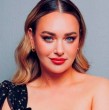 Para probar la eficacia de su línea de maquillaje, Daniela Nicolás usó a su madre como modelo de piel madura.