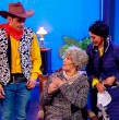 En los mejores momentos de Detrás del Muro, Tapia (Patricio Fuentes) le confiesa a su madre (Belén Mora) todo lo que siente por Chofi (Paola Troncoso).