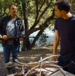 En el capítulo 322 de El Jardín de Olivia, Clemente (Pipo Gormaz) salió al exterior para hablar con Diana (Nicole Espinoza) porque ella tenía noticias positivas sobre la investigación.