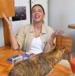 En el segundo capítulo de Huellas por Chile, conducido por Gianella Marengo y en compañía de su perrita Morita, se adentraron en el fascinante mundo de los gatos, visitando la Fundación Rescate Felino y Café Casa de la Gata Horacia.