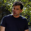 En el capítulo 323 de El Jardín de Olivia, Clemente (Pipo Gormaz) fue reconocido por uno de los vecinos de la cabaña donde se oculta y tuvo que pensar en una solución rápida para ganar tiempo.