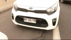 'Exceso de creatividad': Descubren a conductora que ocultaba letras y números de su patente con barro en Renca