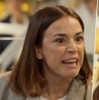 En los mejores momentos de Reunión de Superados, Matilde (Ignacia Baeza) se encuentra con Josefa (Luz Valdivieso) en un centro comercial, una situación que aprovecha para descargar toda su rabia por la muerte de Coke (Diego Muñoz).