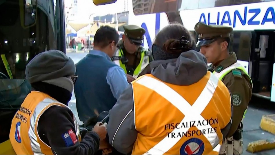 Intensa fiscalización a conductores en Terminal de Buses de Santiago por fin de semana largo