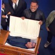 El capítulo especial con los mejores momentos de Detrás del Muro revivió una de las rutinas más recordadas del programa: el sketch del funeral de Francisco Saavedra, el que contó con la sorpresiva aparición de Pedro Ruminot.