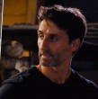 En el capítulo 329 de El Jardín de Olivia, el Rucio (Sebastián Saguz) desarmó a Franco (Emilio Edwards) y lo obligó a ponerse de rodillas con las manos en la cabeza.