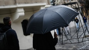 Lluvia en Santiago: Alejandro Sepúlveda anticipa a qué hora precipitará en la capital