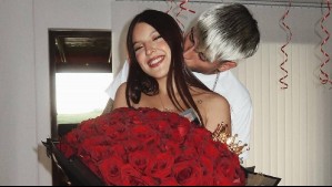 Flores y brillantes: El romántico intercambio de regalos entre Ignacia Antonia y Ak4:20 por sus 2 años juntos