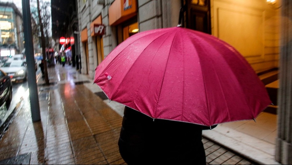 Con rachas de hasta 50 km/h: Alertan por nuevo temporal que llegará este día a la Región Metropolitana