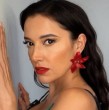 Yamila Reyna dejó de lado su habitual cabello liso para lucir una voluminosa melena con rulos, que presumió en su cuenta de Instagram.