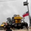 Revisa acá el impactante video que muestra el momento en que una grúa colapsa mientras realizaba una maniobra para retirar una embarcación del río Maule.