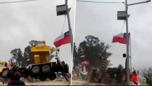 Impactante video: Grúa colapsa sobre río Maule mientras cargaba lancha con dos ocupantes en Constitución